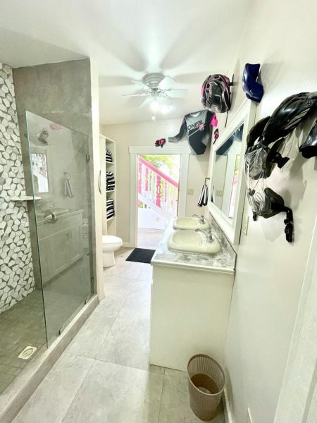 Second exterior full bath 